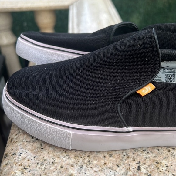 Women’s NIKE Court Royal slip on shoes. Size 8 1/2. - Picture 6 of 8